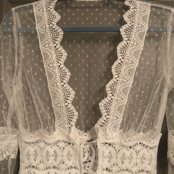 Lace Robe - Picture 3 of 6